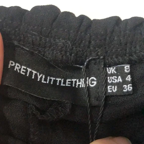 PrettyLittleThing Black Ruffle Edge Bardot Top - Picture 4 of 5